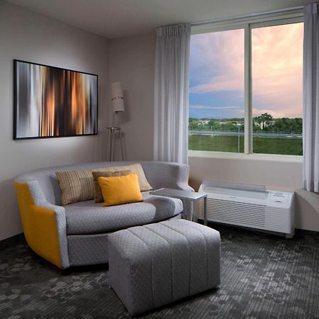 Courtyard Miami Dadeland Hotel Glenvar Heights Exterior photo