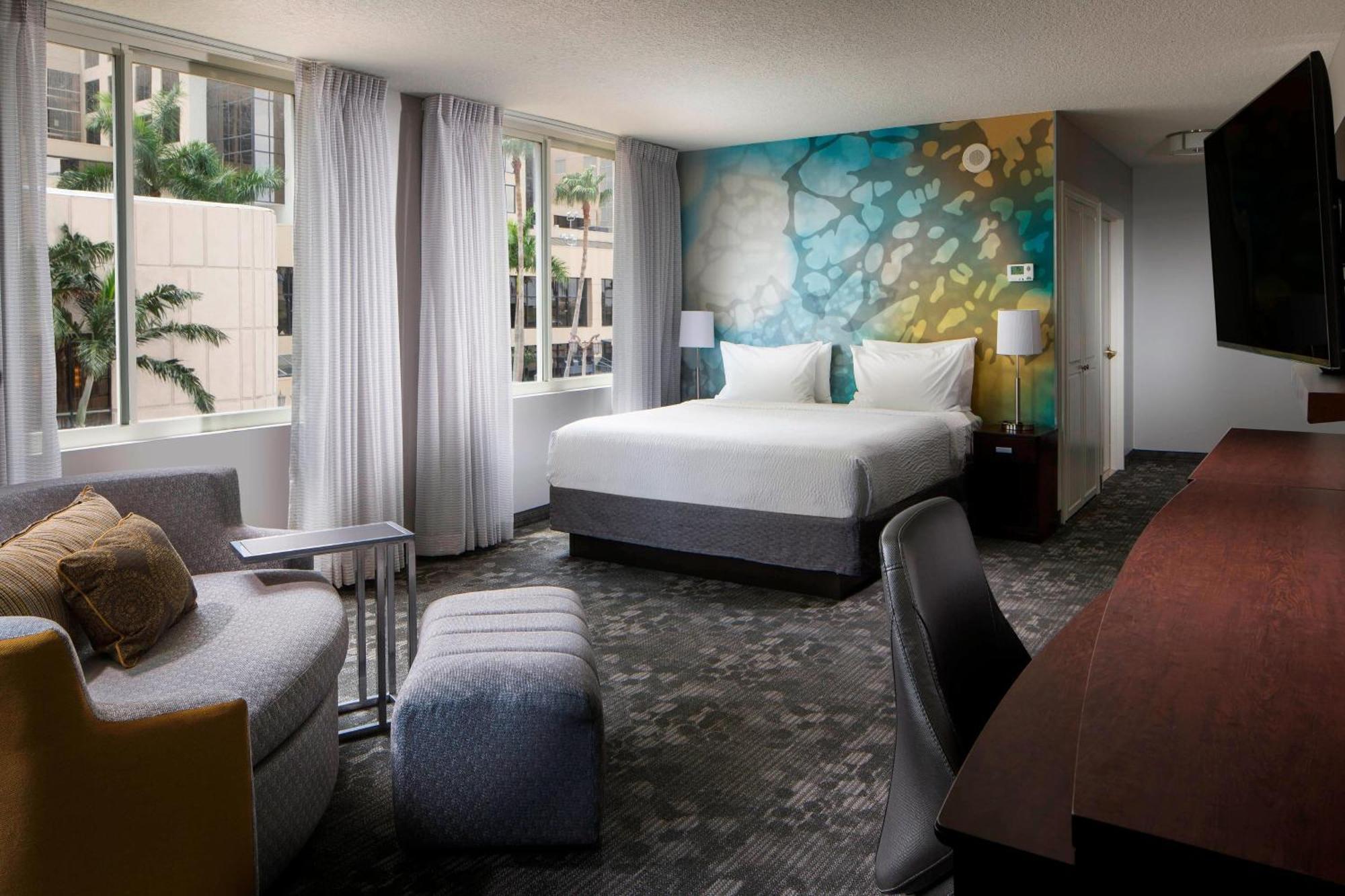 Courtyard Miami Dadeland Hotel Glenvar Heights Exterior photo